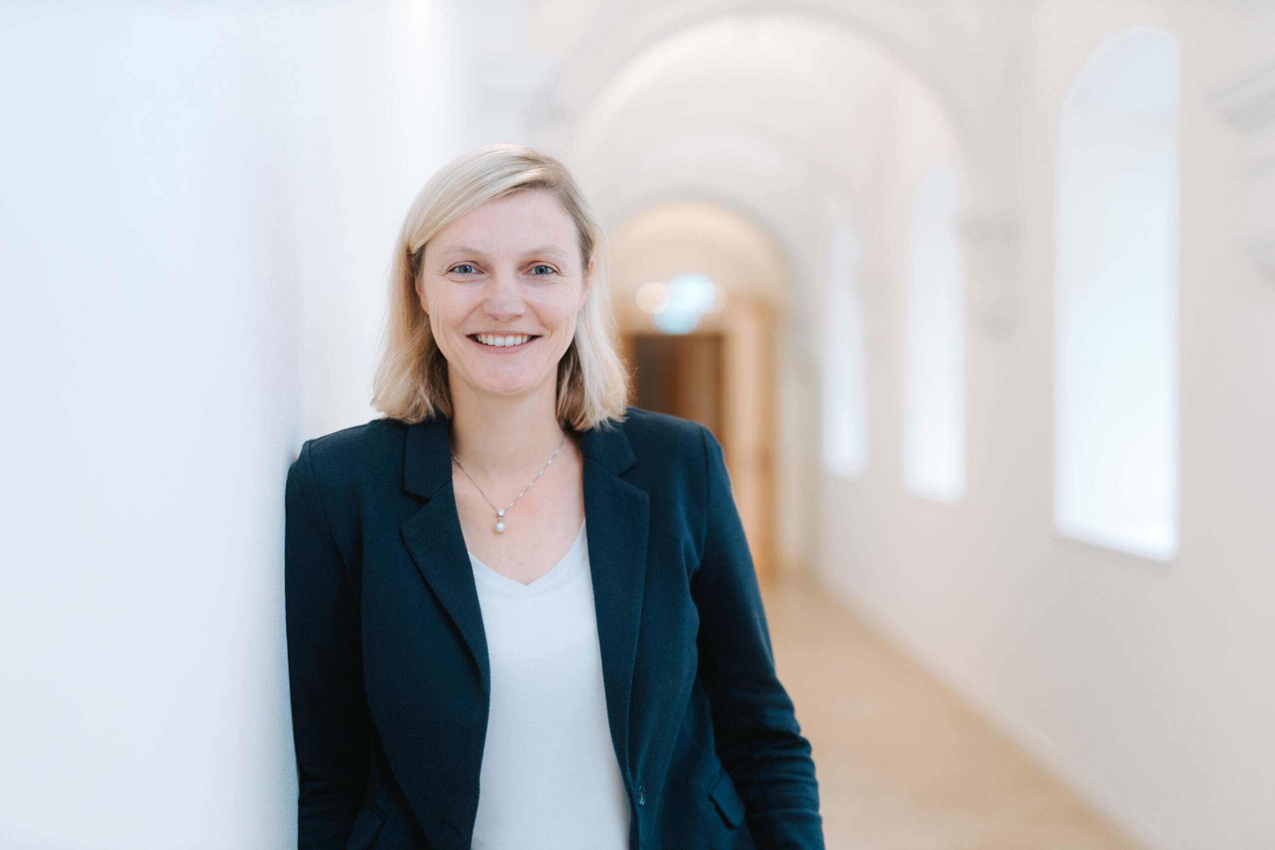 Silvia Stiewe, Mitarbeiterin Abteilung bilden und tagen