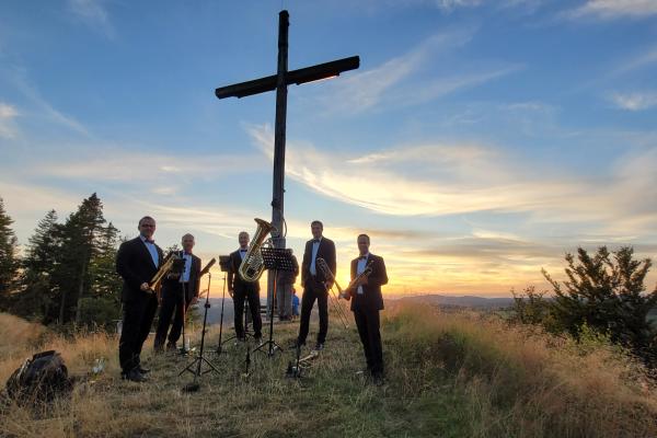 Kreuz auf einem Berg